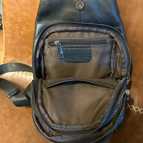 Black Leather crossbody Sling Bag unisex genuine leather black - Picture 4 of 6